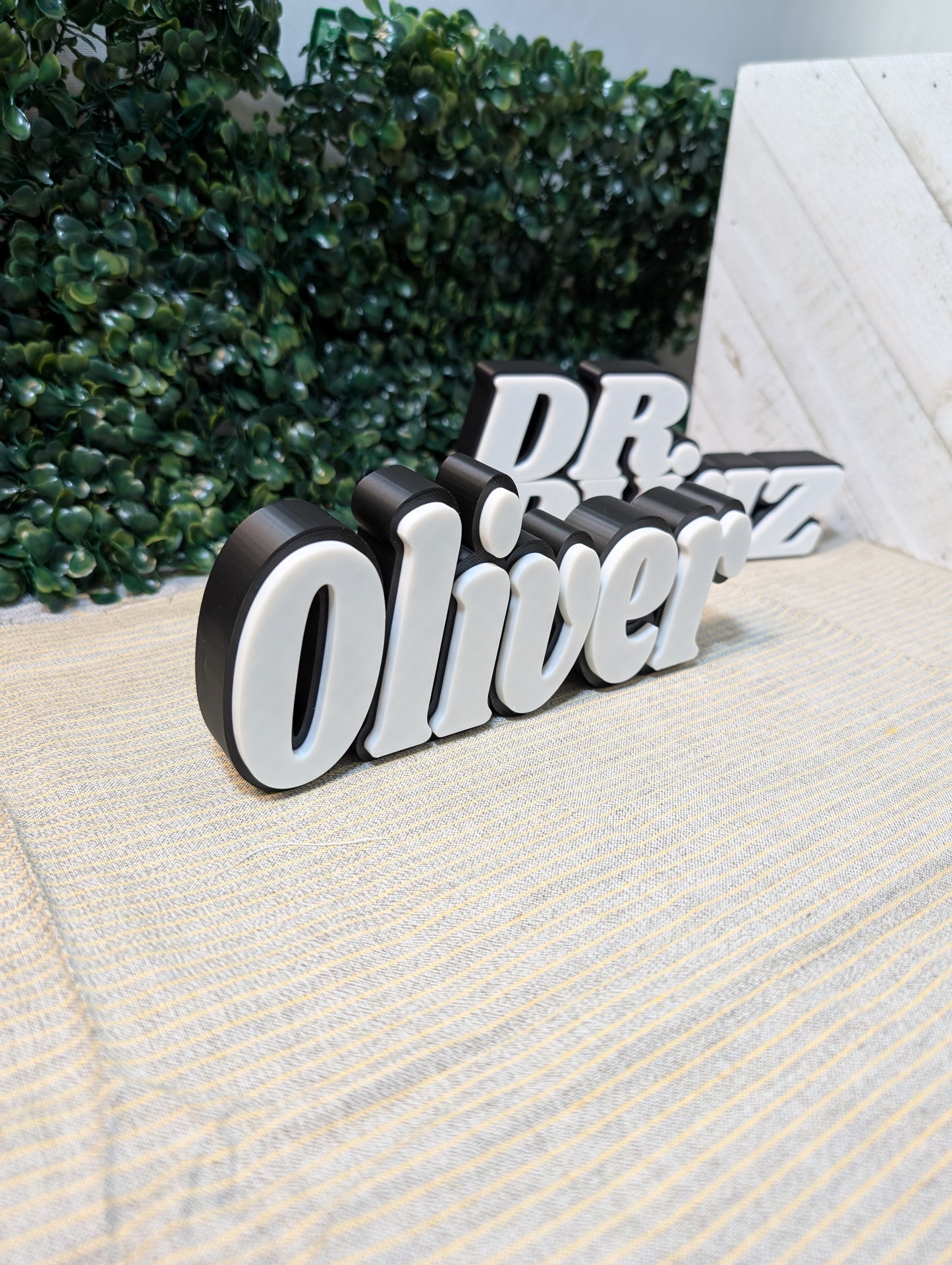 Custom Multicolor Desk Name Plate – Personalized Office Decor