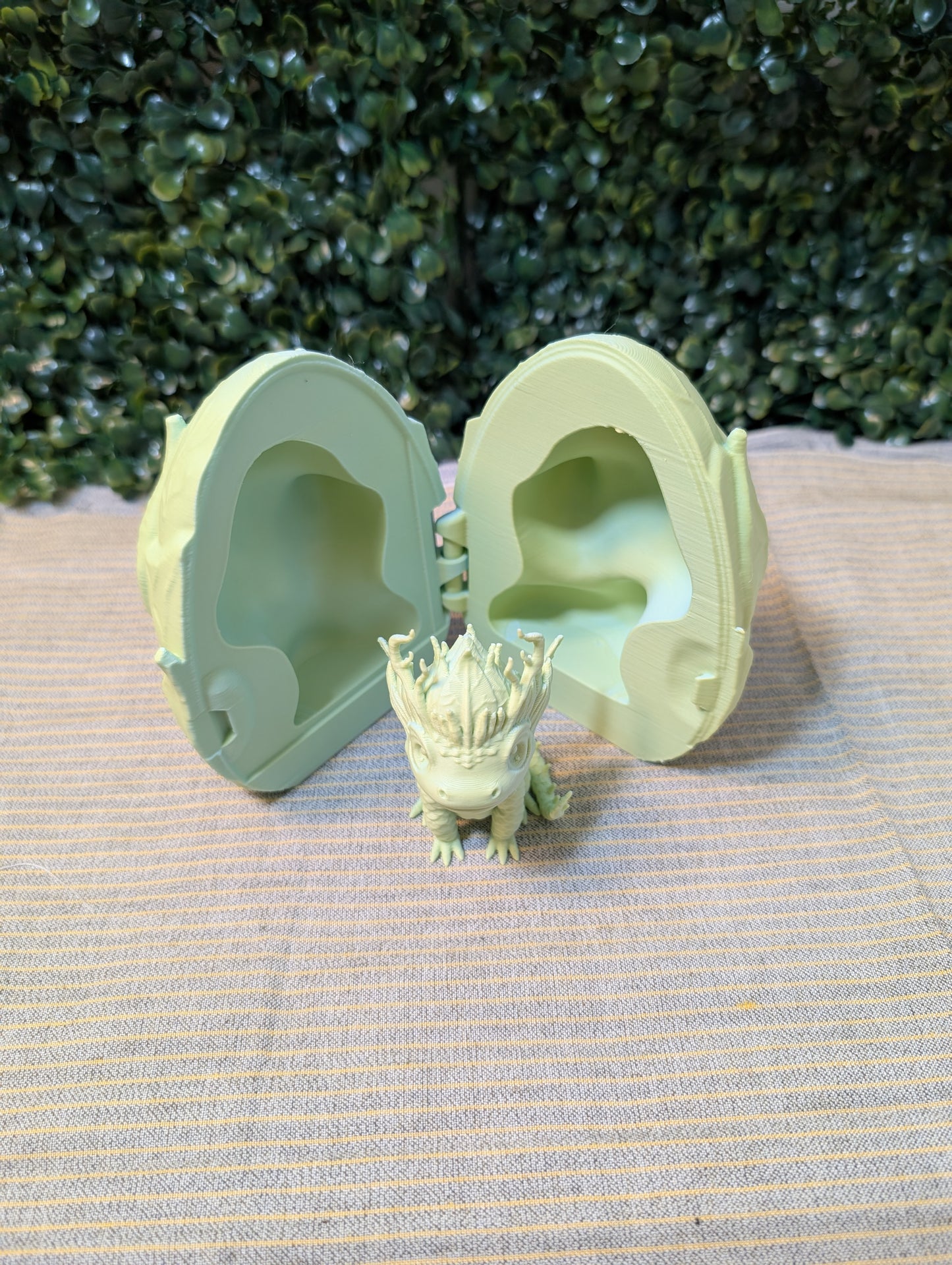 3D-Printed Miniature Dragon in Egg – Fantasy Collector’s Display Piece